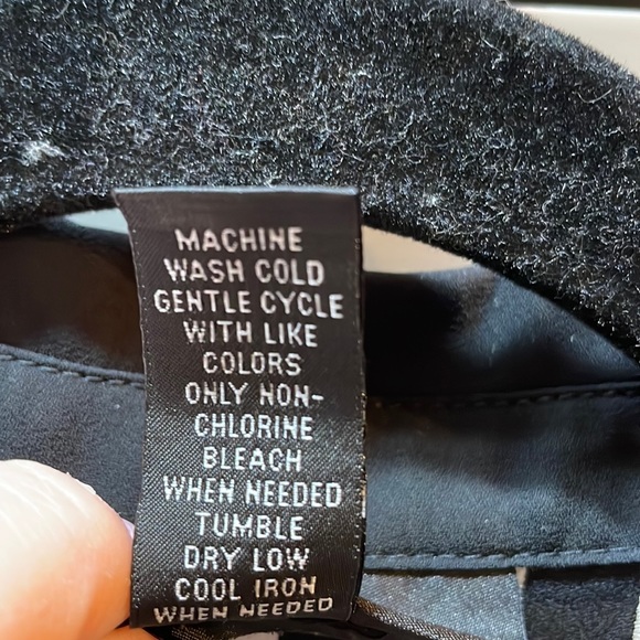 INC women’s sleeveless button down blouse. Size small - Picture 6 of 7